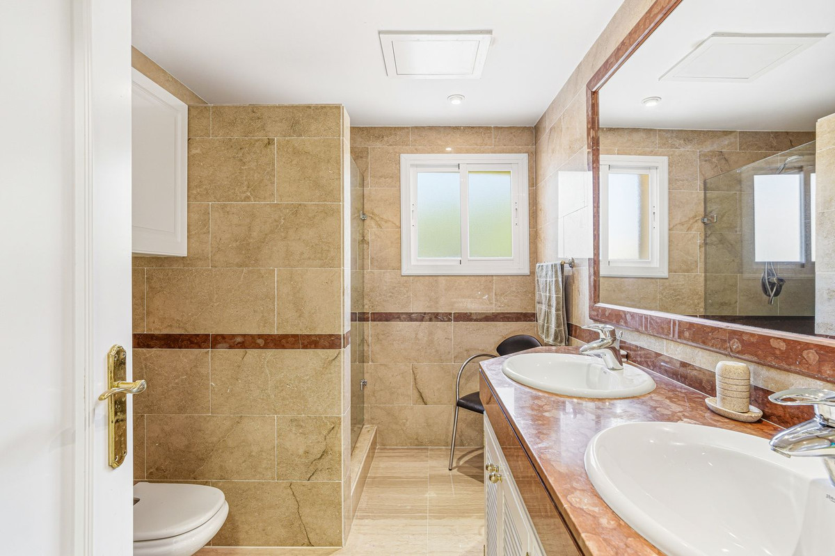 4 Bed Apartment for sale in Elviria Costa Del Sol, Málaga, Spain