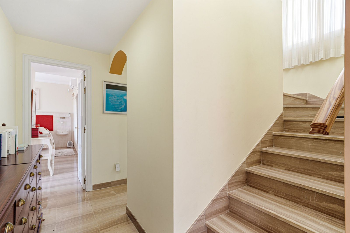 4 Bed Apartment for sale in Elviria Costa Del Sol, Málaga, Spain