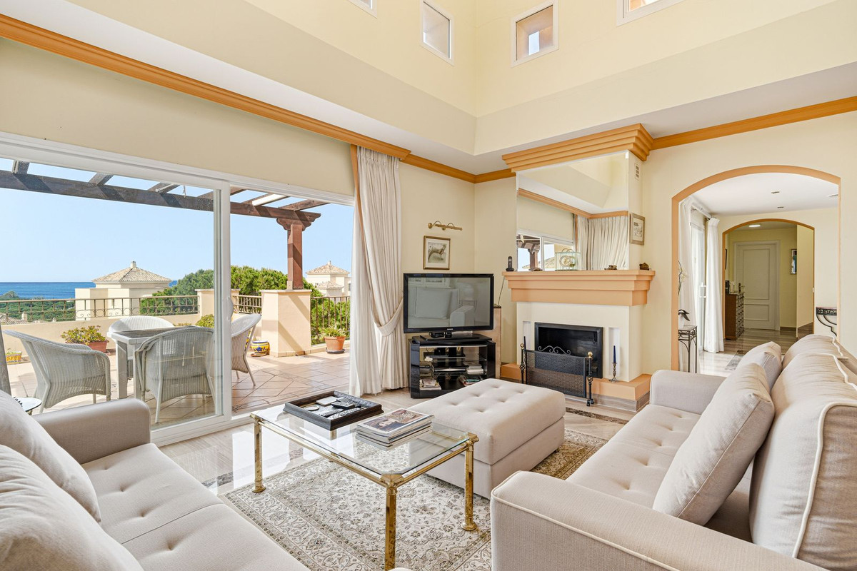 4 Bed Apartment for sale in Elviria Costa Del Sol, Málaga, Spain