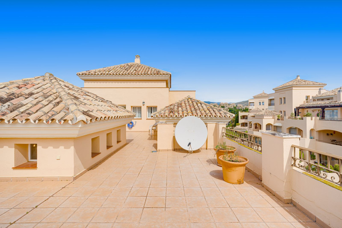4 Bed Apartment for sale in Elviria Costa Del Sol, Málaga, Spain