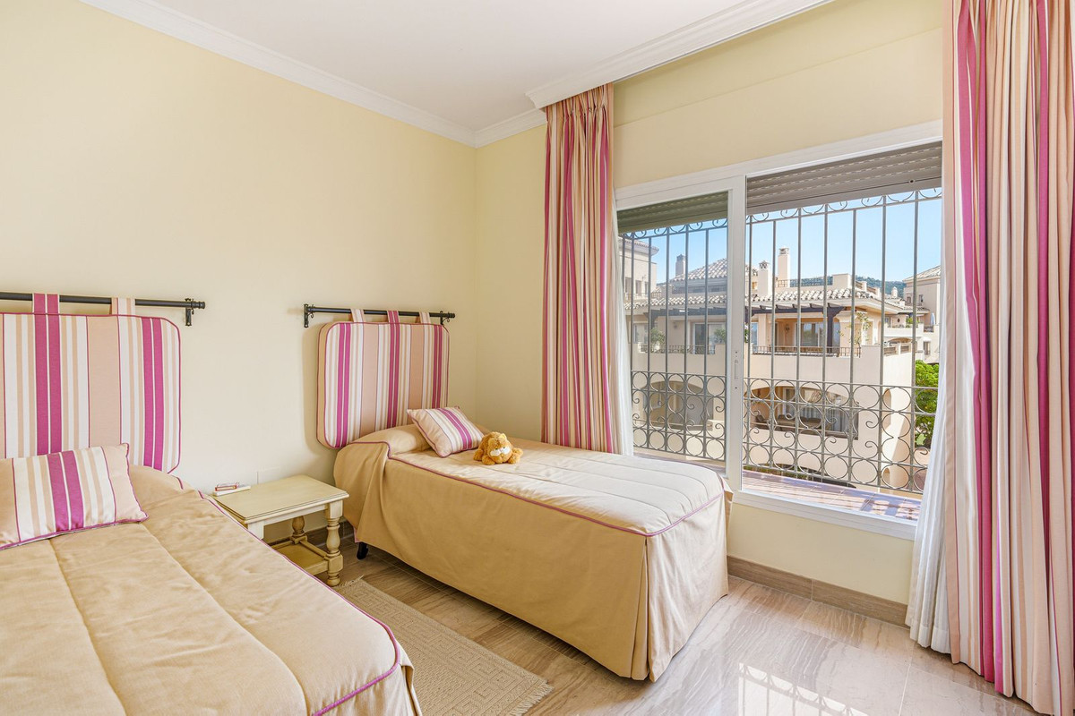 4 Bed Apartment for sale in Elviria Costa Del Sol, Málaga, Spain