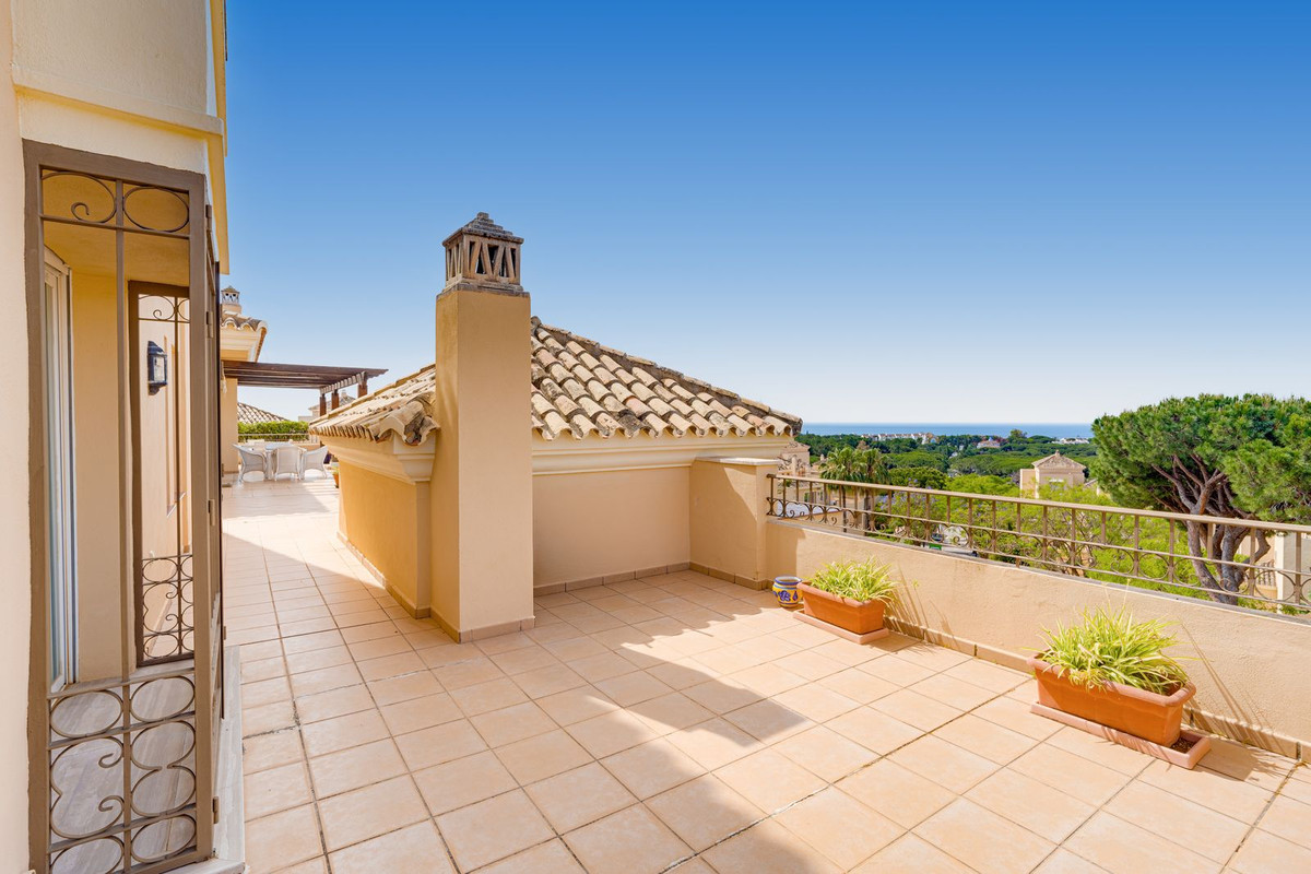 4 Bed Apartment for sale in Elviria Costa Del Sol, Málaga, Spain