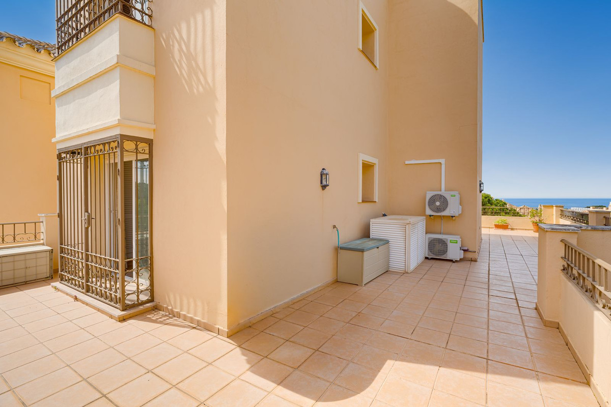 4 Bed Apartment for sale in Elviria Costa Del Sol, Málaga, Spain