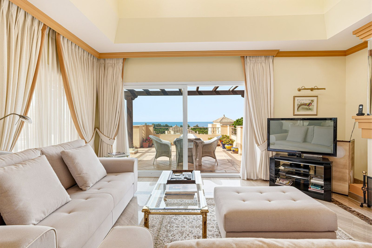 4 Bed Apartment for sale in Elviria Costa Del Sol, Málaga, Spain