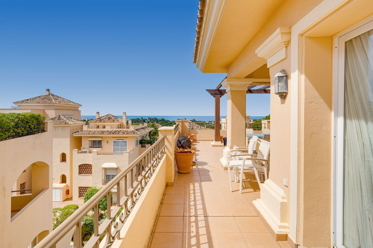 4 Bed Apartment for sale in Elviria Costa Del Sol, Málaga, Spain