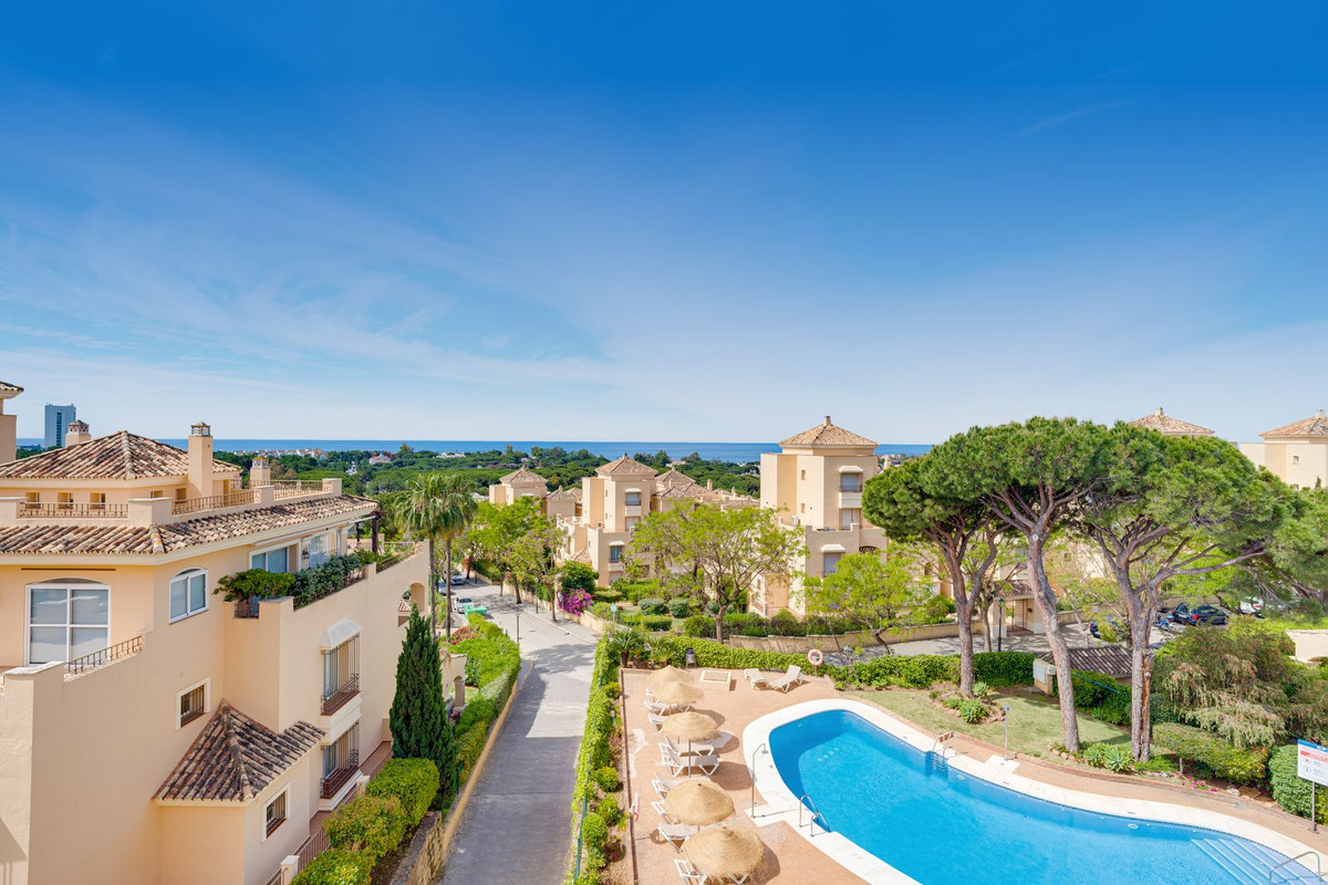 4 Bed Apartment for sale in Elviria Costa Del Sol, Málaga, Spain