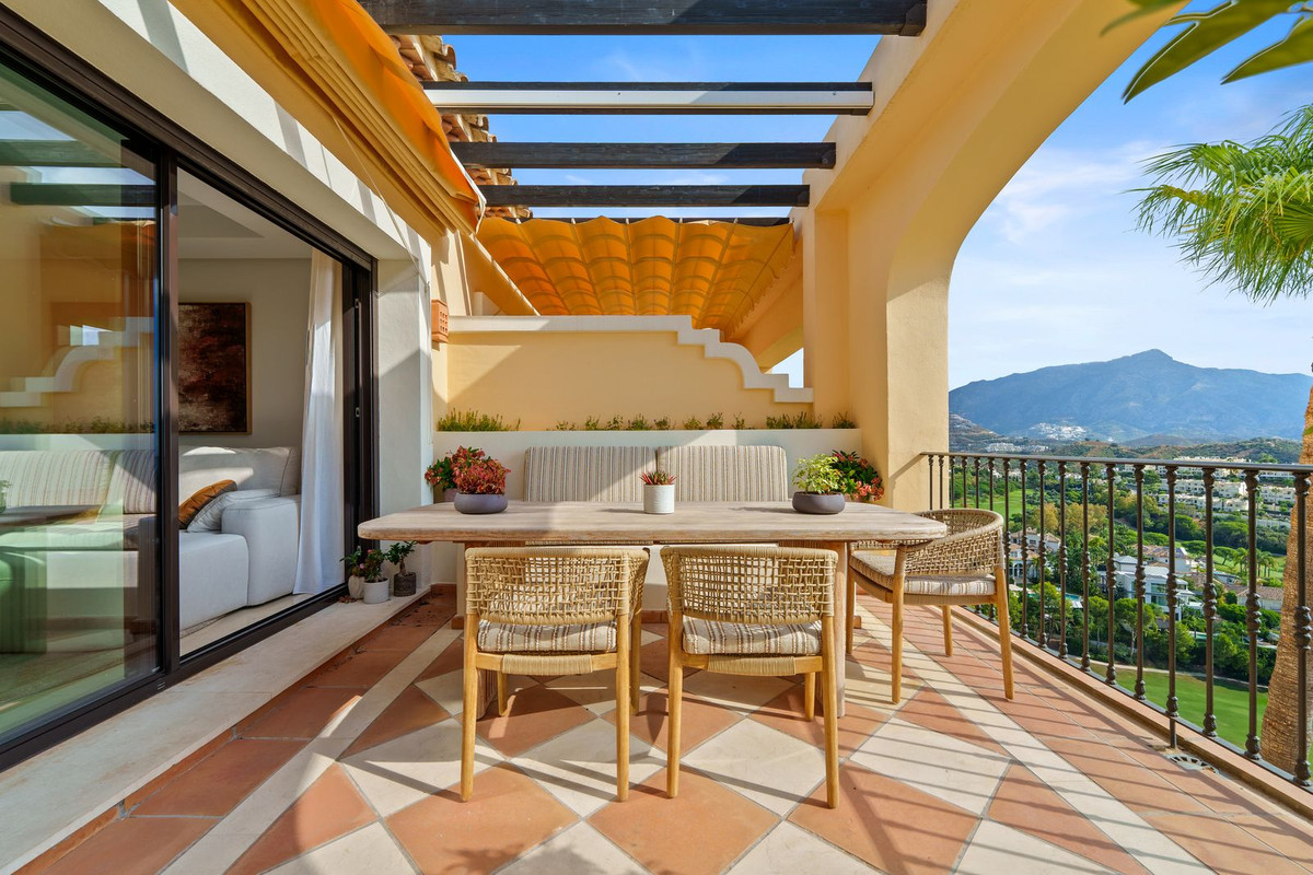 3 Bed Apartment for sale in Benahavís Costa Del Sol, Málaga, Spain