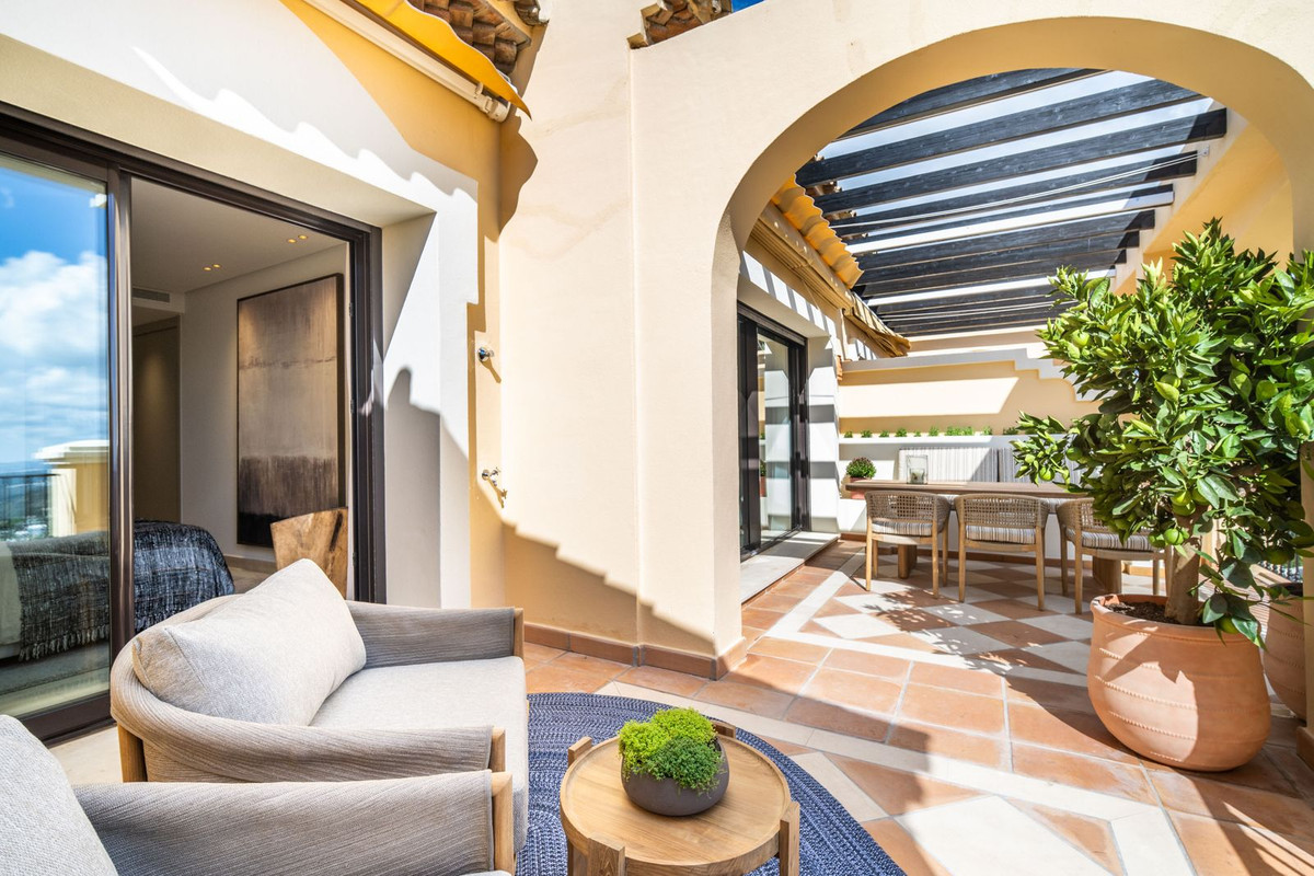3 Bed Apartment for sale in Benahavís Costa Del Sol, Málaga, Spain