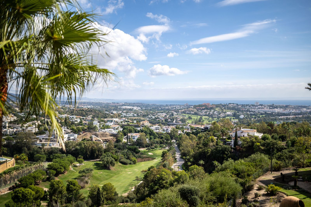 3 Bed Apartment for sale in Benahavís Costa Del Sol, Málaga, Spain