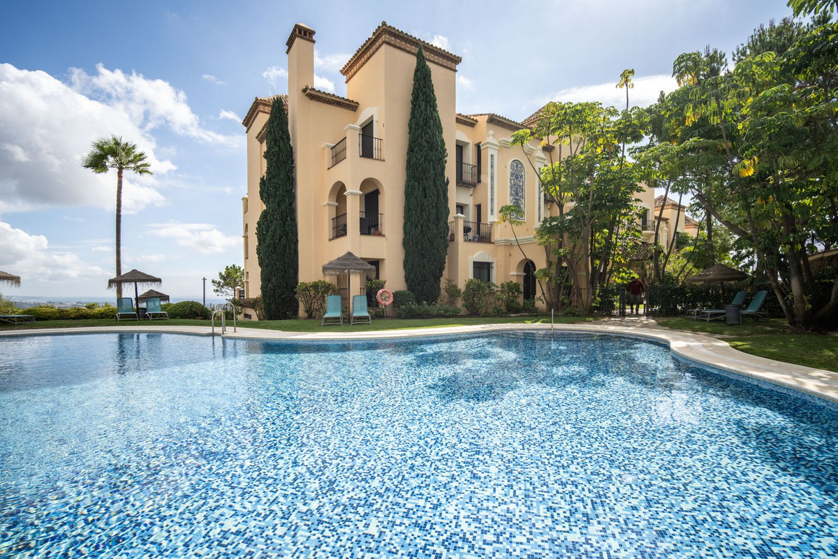 3 Bed Apartment for sale in Benahavís Costa Del Sol, Málaga, Spain
