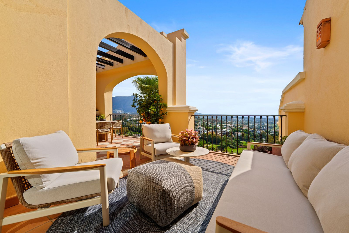 3 Bed Apartment for sale in Benahavís Costa Del Sol, Málaga, Spain