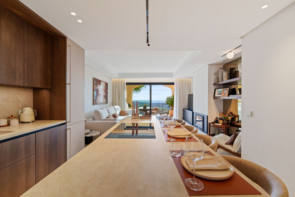 3 Bed Apartment for sale in Benahavís Costa Del Sol, Málaga, Spain