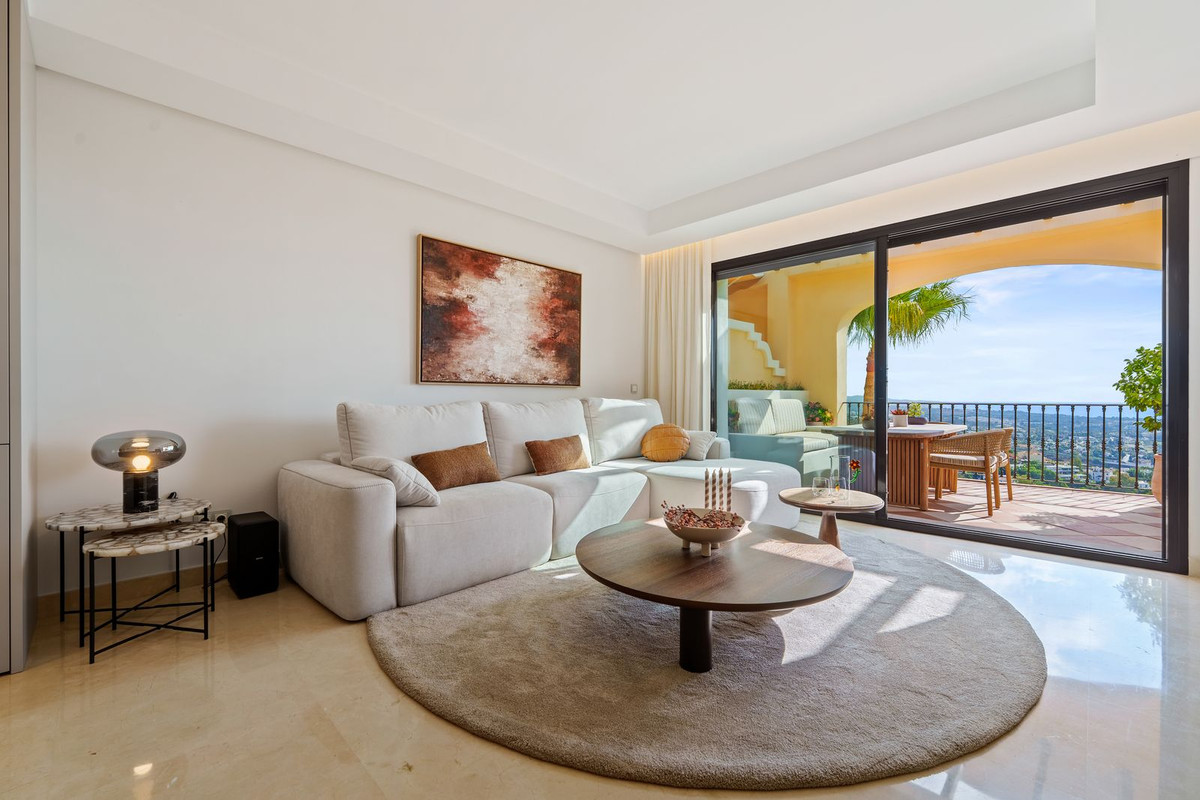 3 Bed Apartment for sale in Benahavís Costa Del Sol, Málaga, Spain