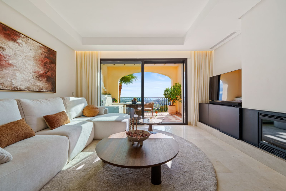 3 Bed Apartment for sale in Benahavís Costa Del Sol, Málaga, Spain