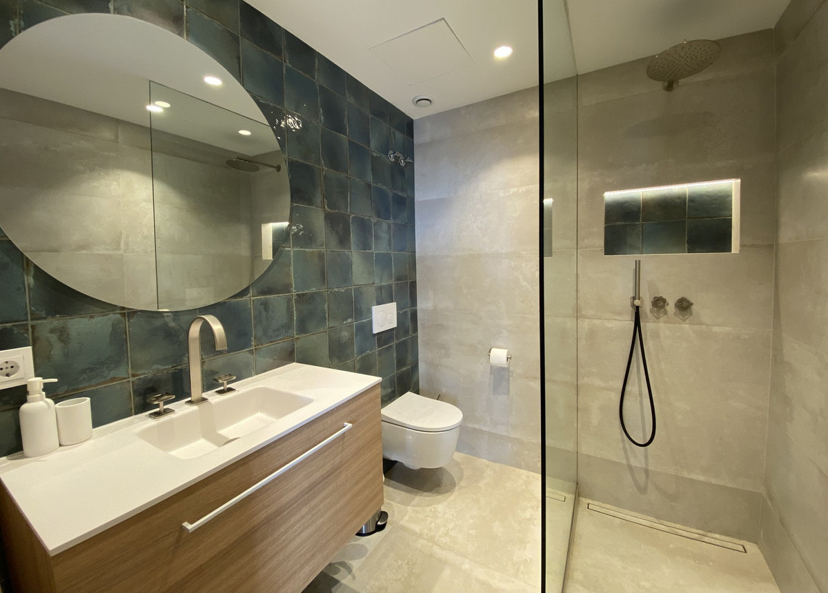 3 Bed Apartment for sale in Puerto Banús Costa Del Sol, Málaga, Spain