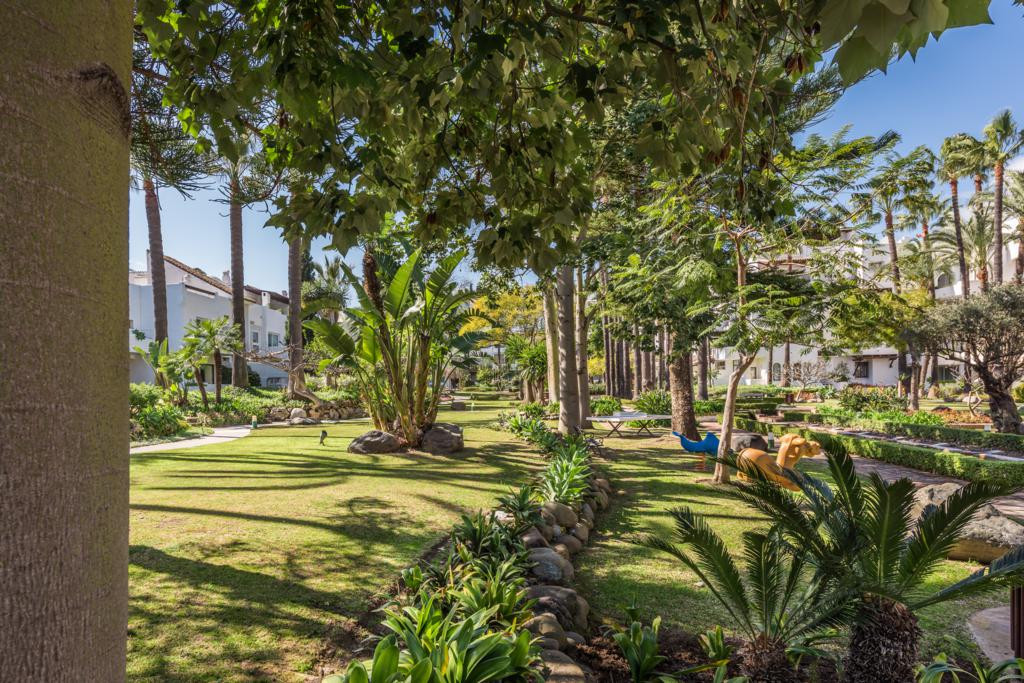 3 Bed Apartment for sale in Puerto Banús Costa Del Sol, Málaga, Spain