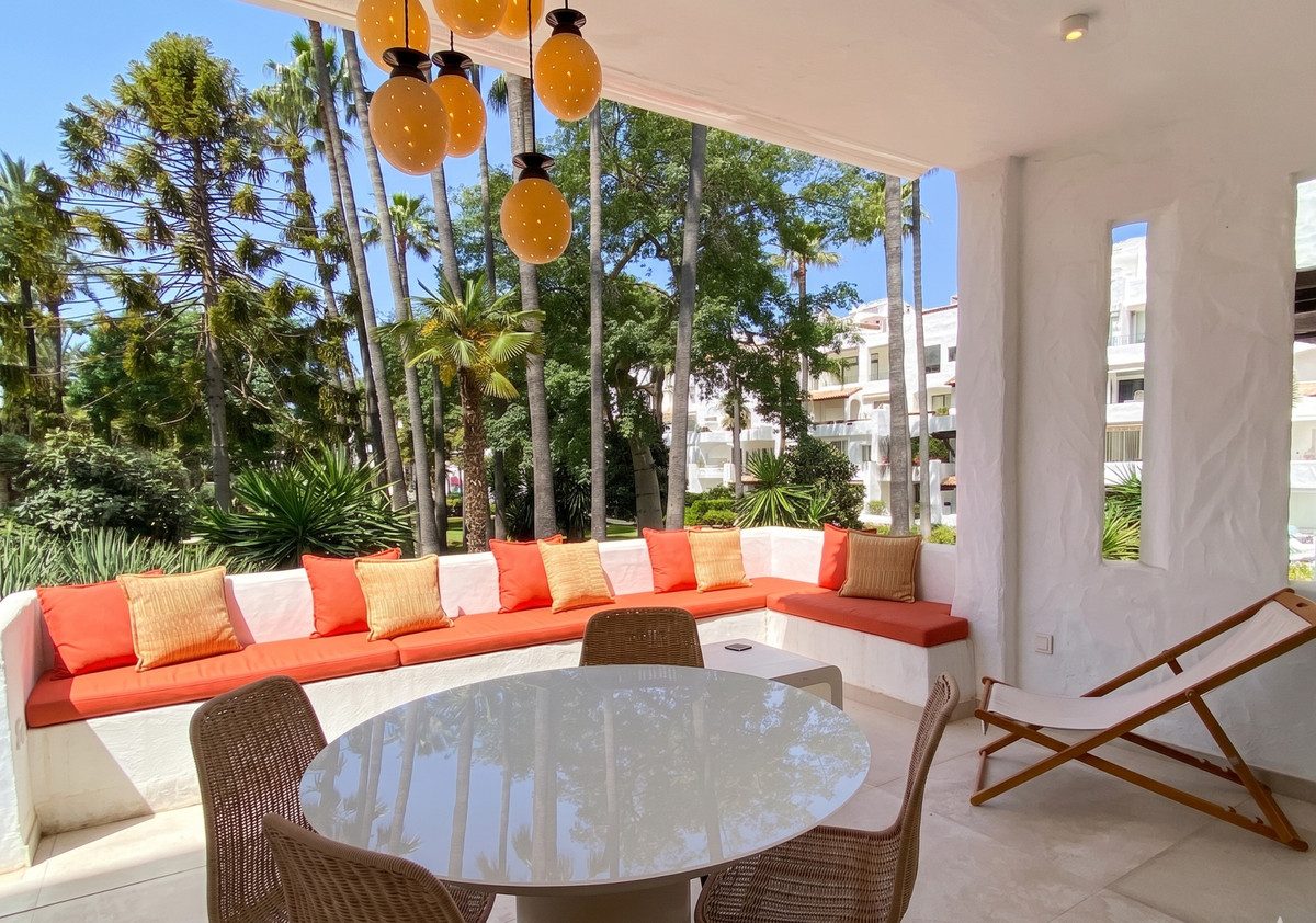 3 Bed Apartment for sale in Puerto Banús Costa Del Sol, Málaga, Spain