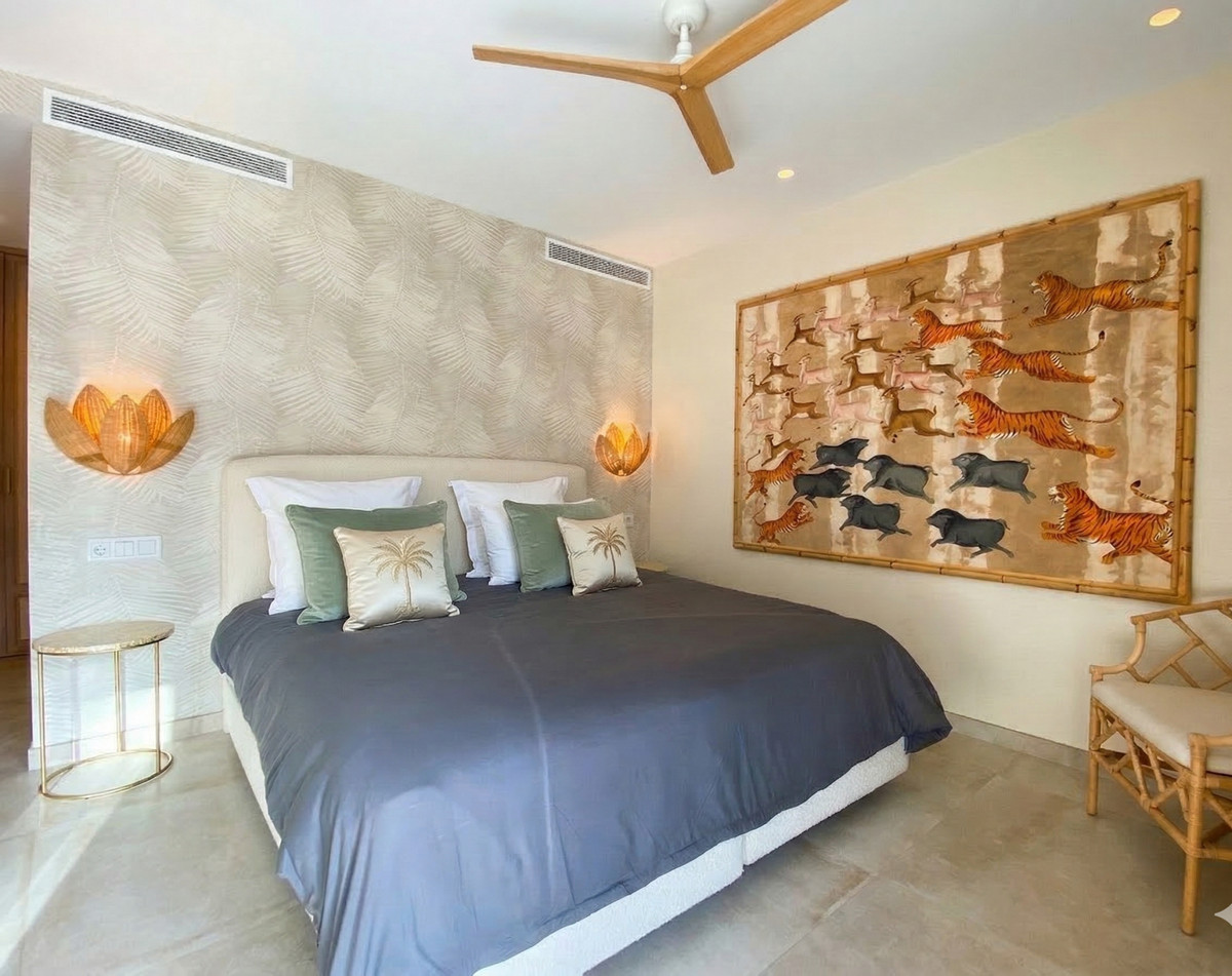 3 Bed Apartment for sale in Puerto Banús Costa Del Sol, Málaga, Spain
