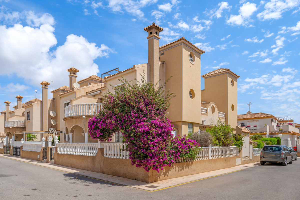 3 Bed Townhouse for sale in Playa Flamenca Costa Blanca, Alicante, Spain