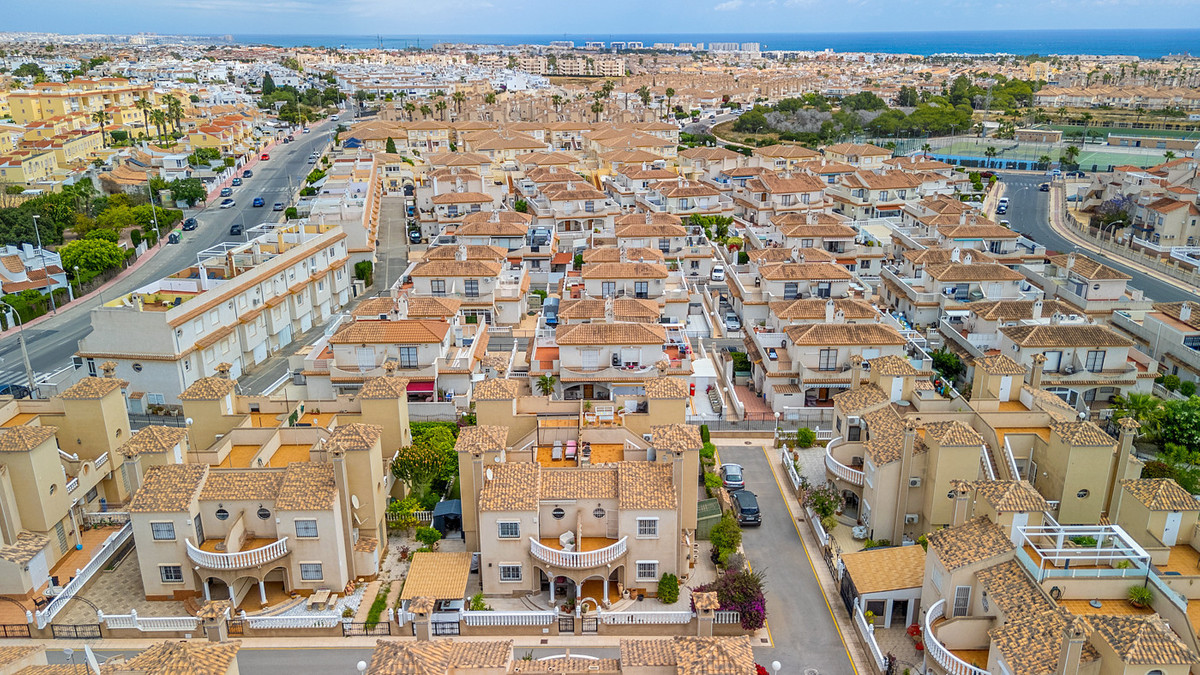3 Bed Townhouse for sale in Playa Flamenca Costa Blanca, Alicante, Spain