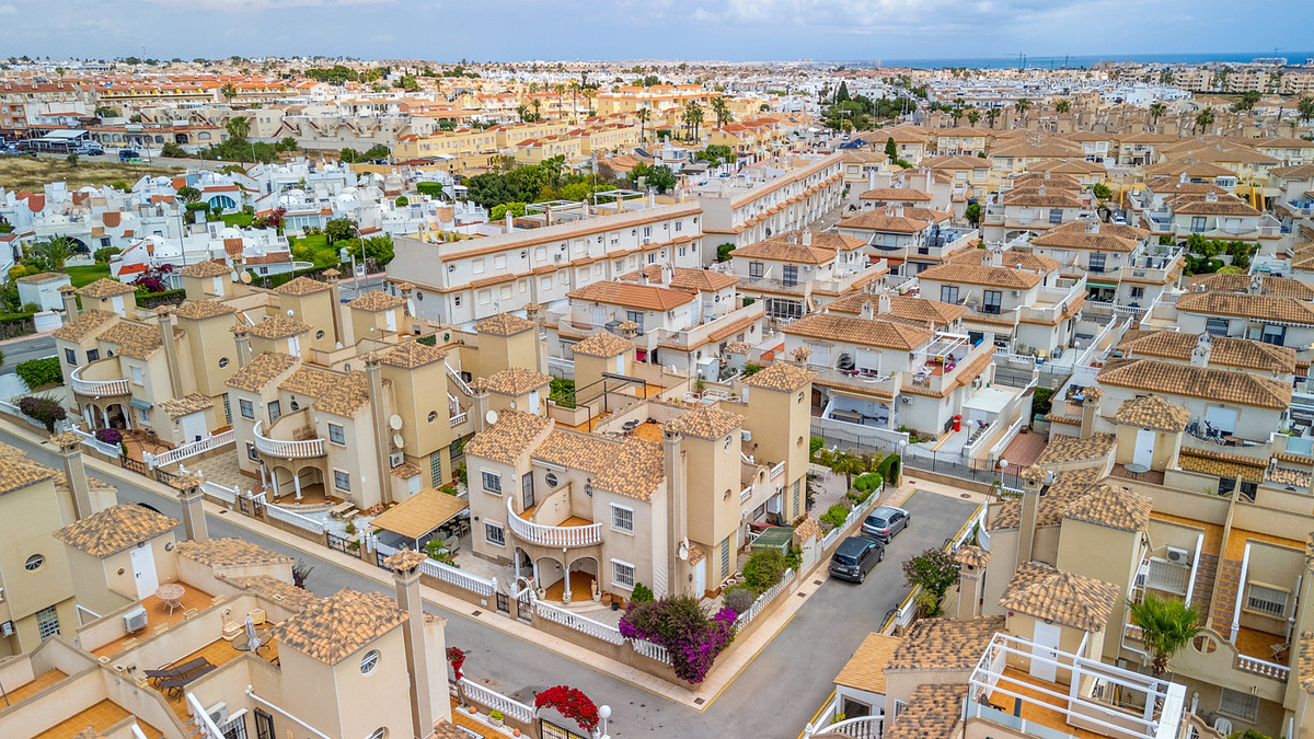3 Bed Townhouse for sale in Playa Flamenca Costa Blanca, Alicante, Spain