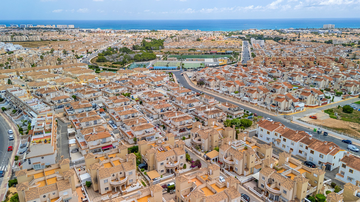 3 Bed Townhouse for sale in Playa Flamenca Costa Blanca, Alicante, Spain