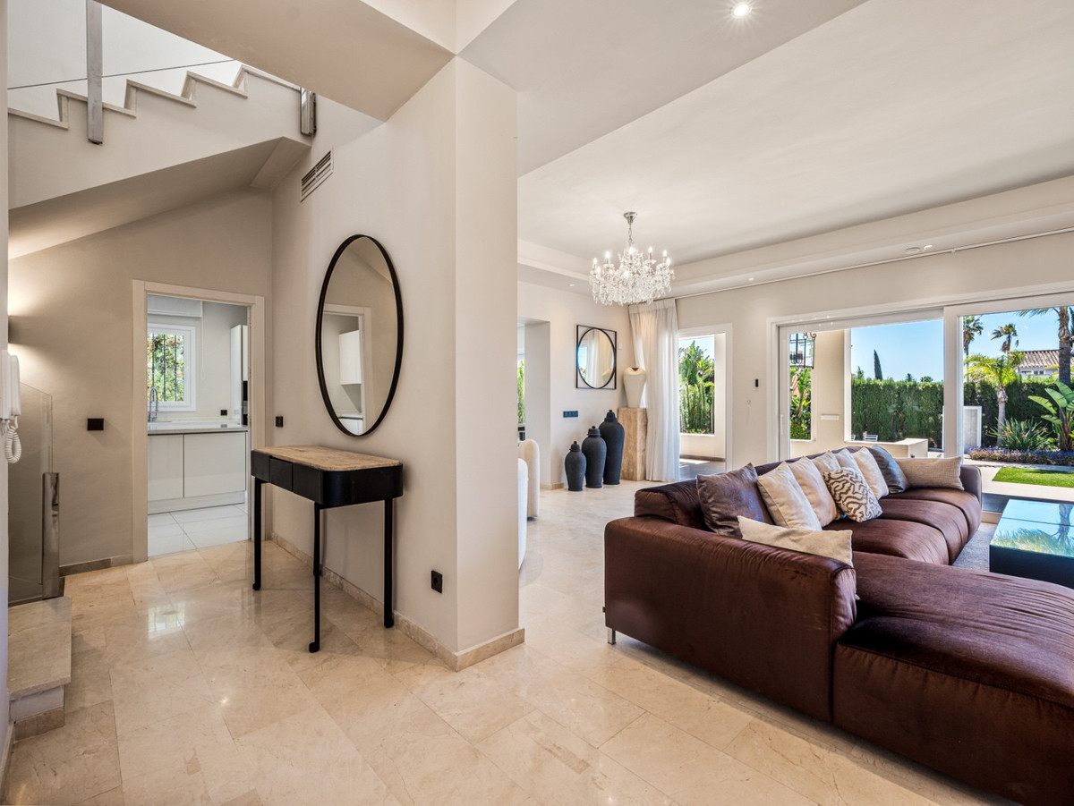Se vende Villa - Chalet de 6 dormitorios en Costa Del Sol, Málaga, España