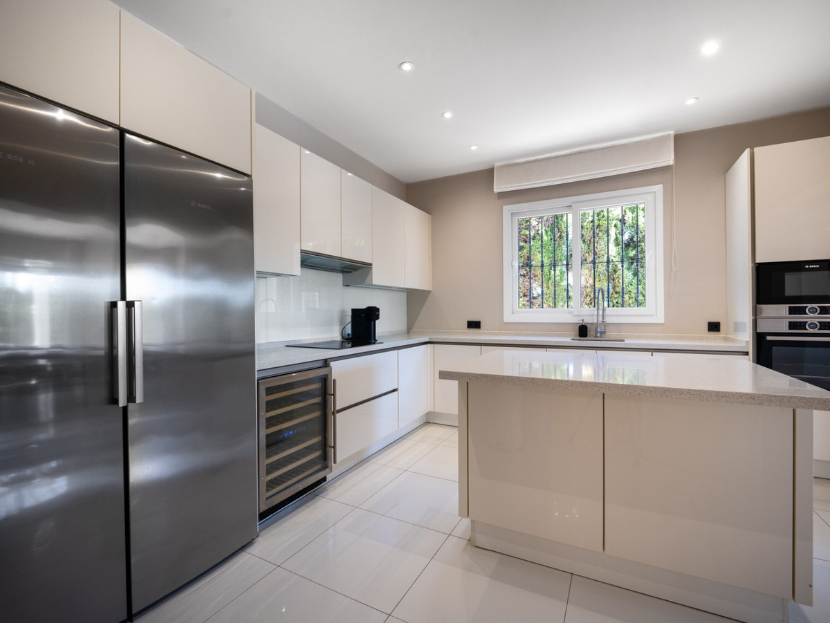 Se vende Villa - Chalet de 6 dormitorios en Costa Del Sol, Málaga, España