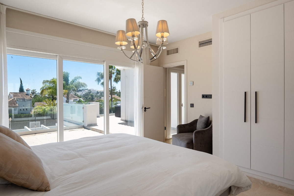 Se vende Villa - Chalet de 6 dormitorios en Costa Del Sol, Málaga, España