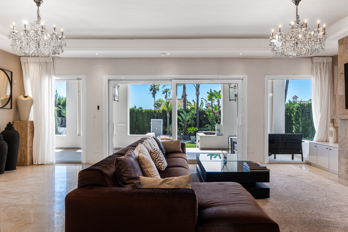 Se vende Villa - Chalet de 6 dormitorios en Costa Del Sol, Málaga, España