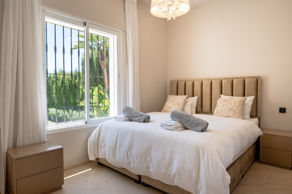 Se vende Villa - Chalet de 6 dormitorios en Costa Del Sol, Málaga, España