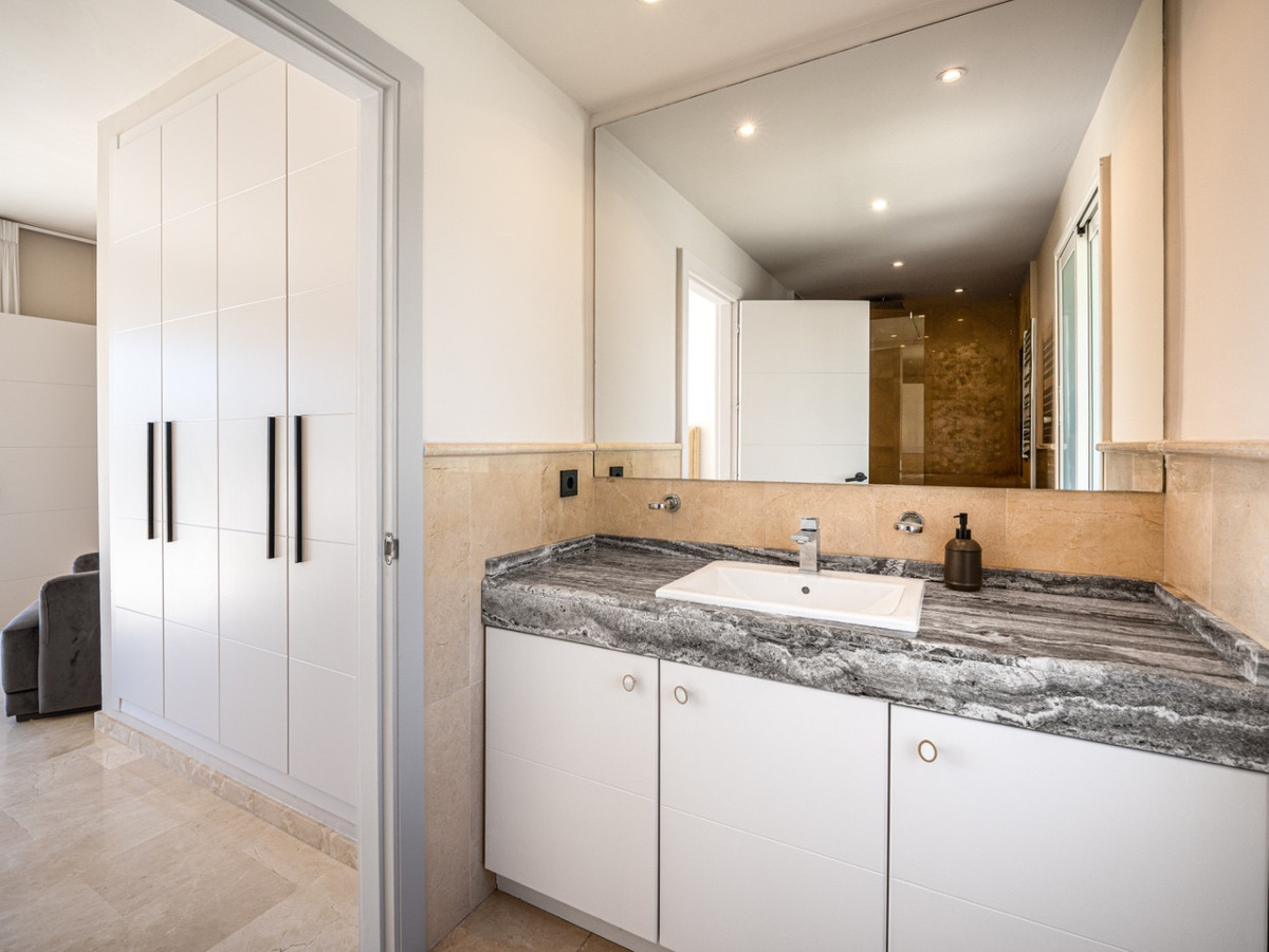 Se vende Villa - Chalet de 6 dormitorios en Costa Del Sol, Málaga, España
