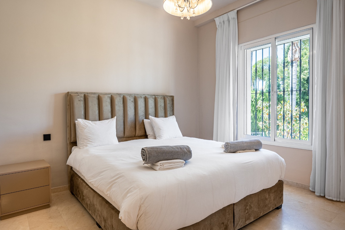 Se vende Villa - Chalet de 6 dormitorios en Costa Del Sol, Málaga, España