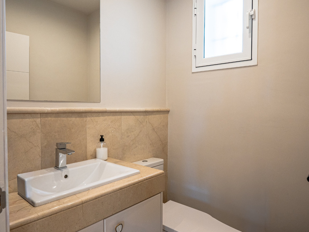 Se vende Villa - Chalet de 6 dormitorios en Costa Del Sol, Málaga, España