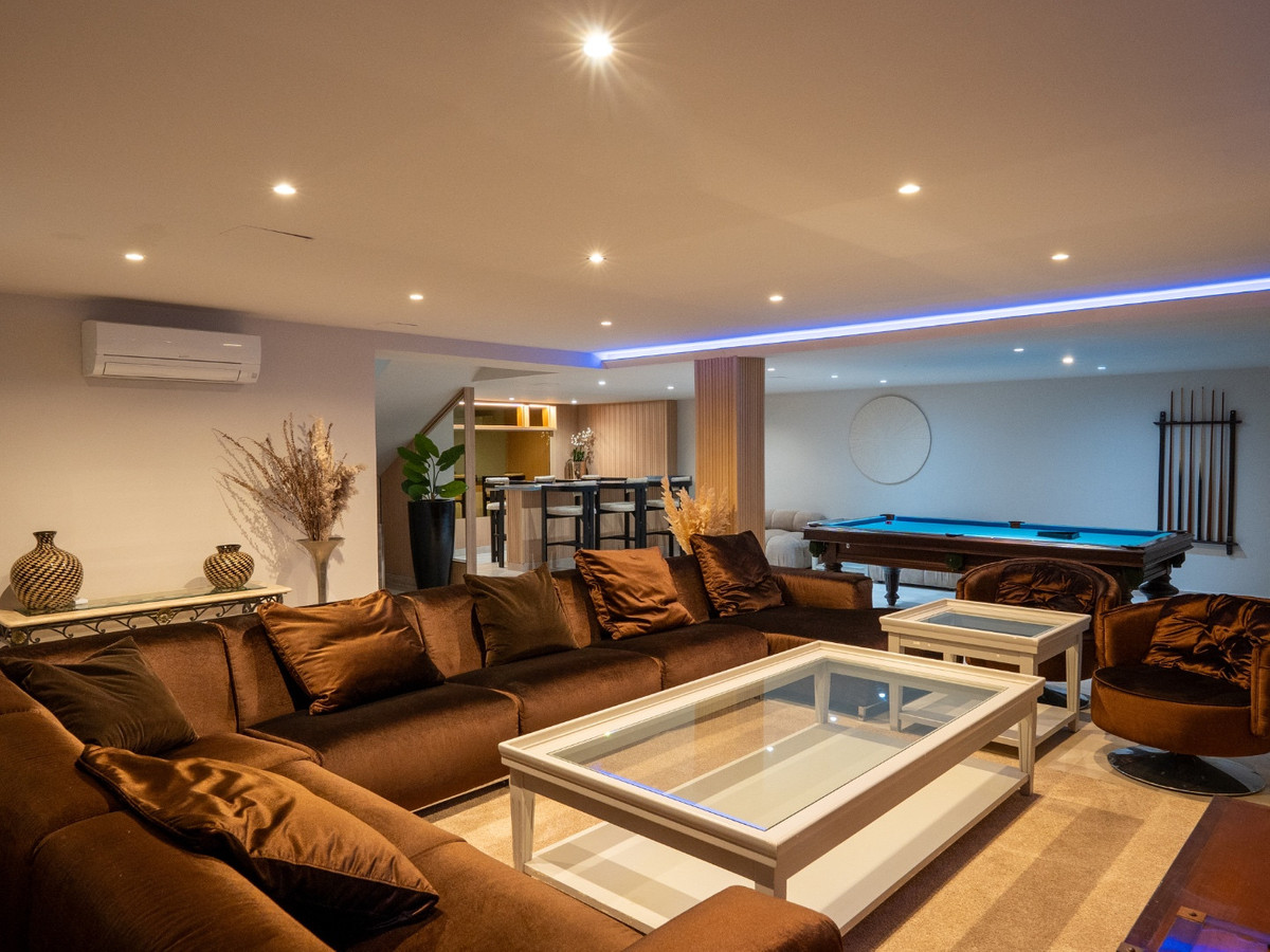Se vende Villa - Chalet de 6 dormitorios en Costa Del Sol, Málaga, España