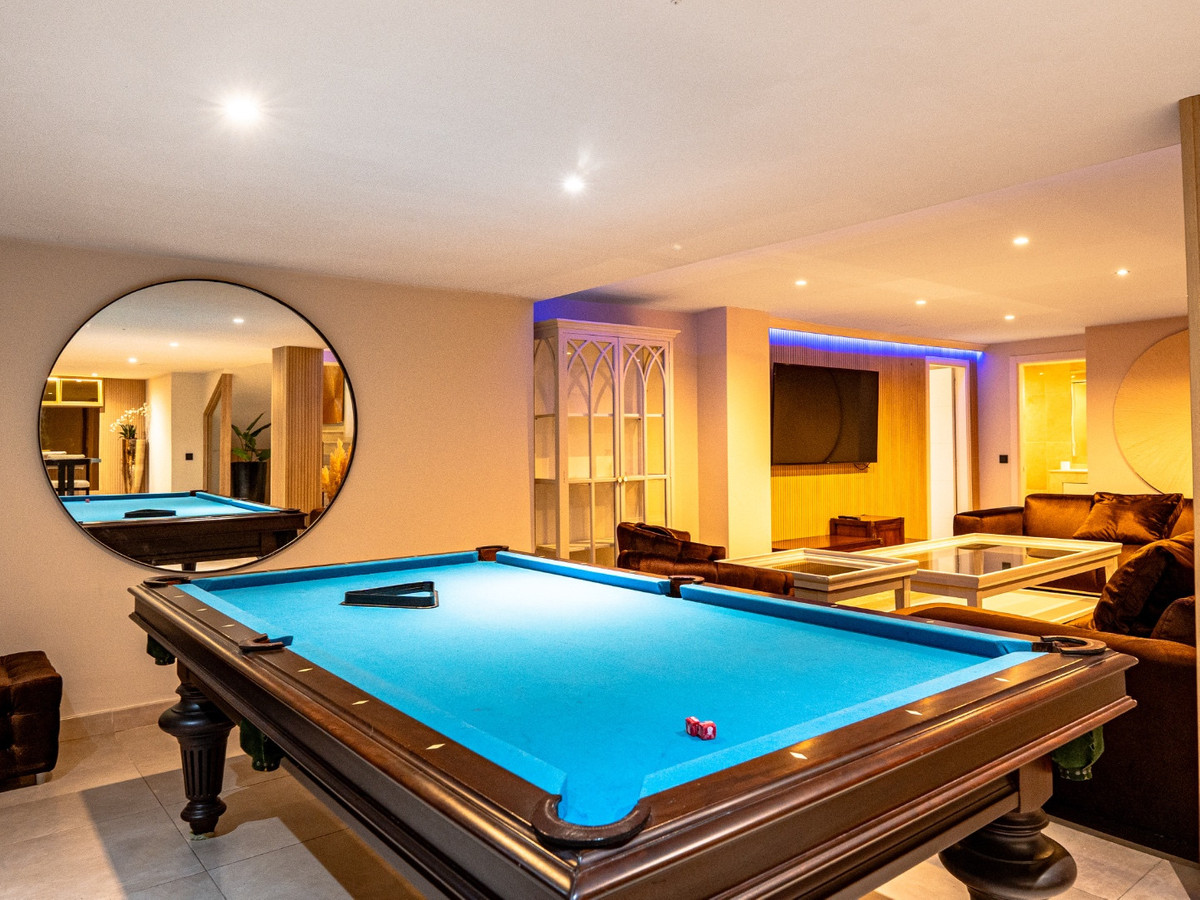 Se vende Villa - Chalet de 6 dormitorios en Costa Del Sol, Málaga, España