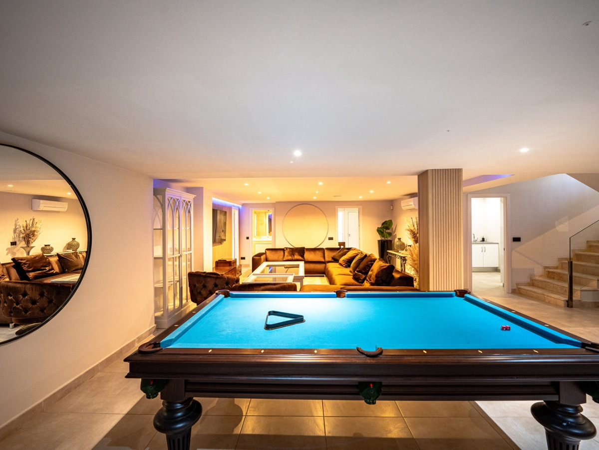 Se vende Villa - Chalet de 6 dormitorios en Costa Del Sol, Málaga, España