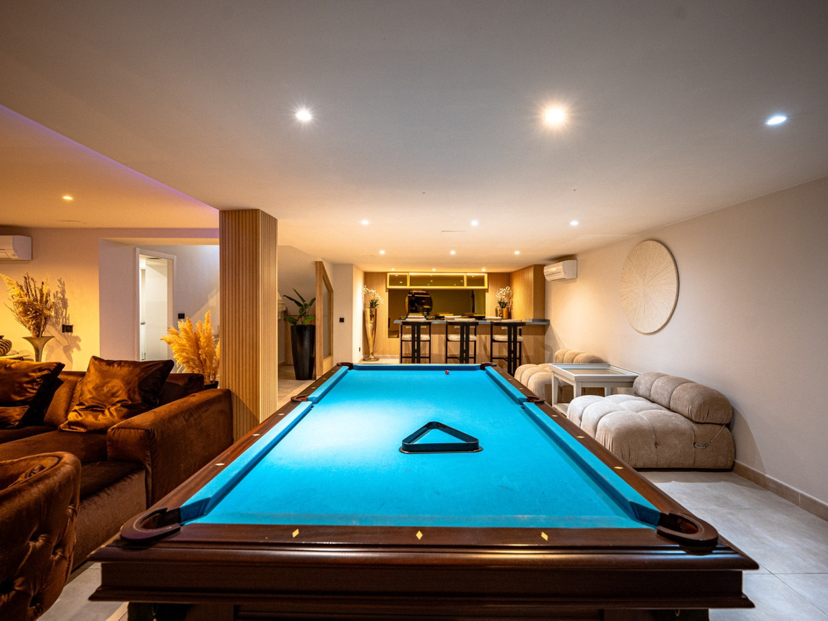 Se vende Villa - Chalet de 6 dormitorios en Costa Del Sol, Málaga, España