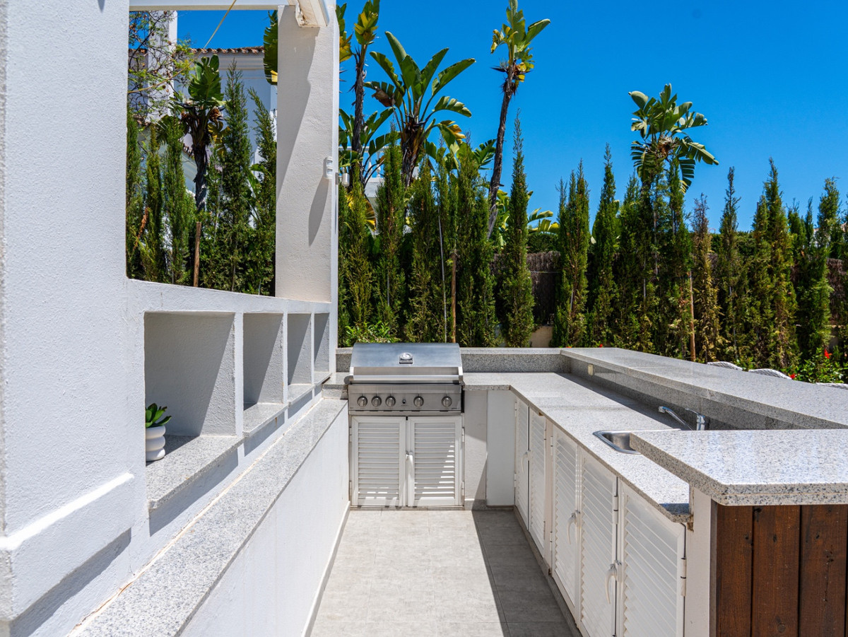 Se vende Villa - Chalet de 6 dormitorios en Costa Del Sol, Málaga, España