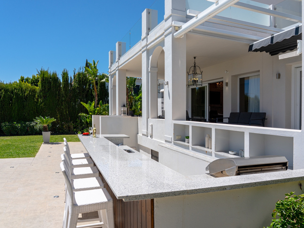 Se vende Villa - Chalet de 6 dormitorios en Costa Del Sol, Málaga, España