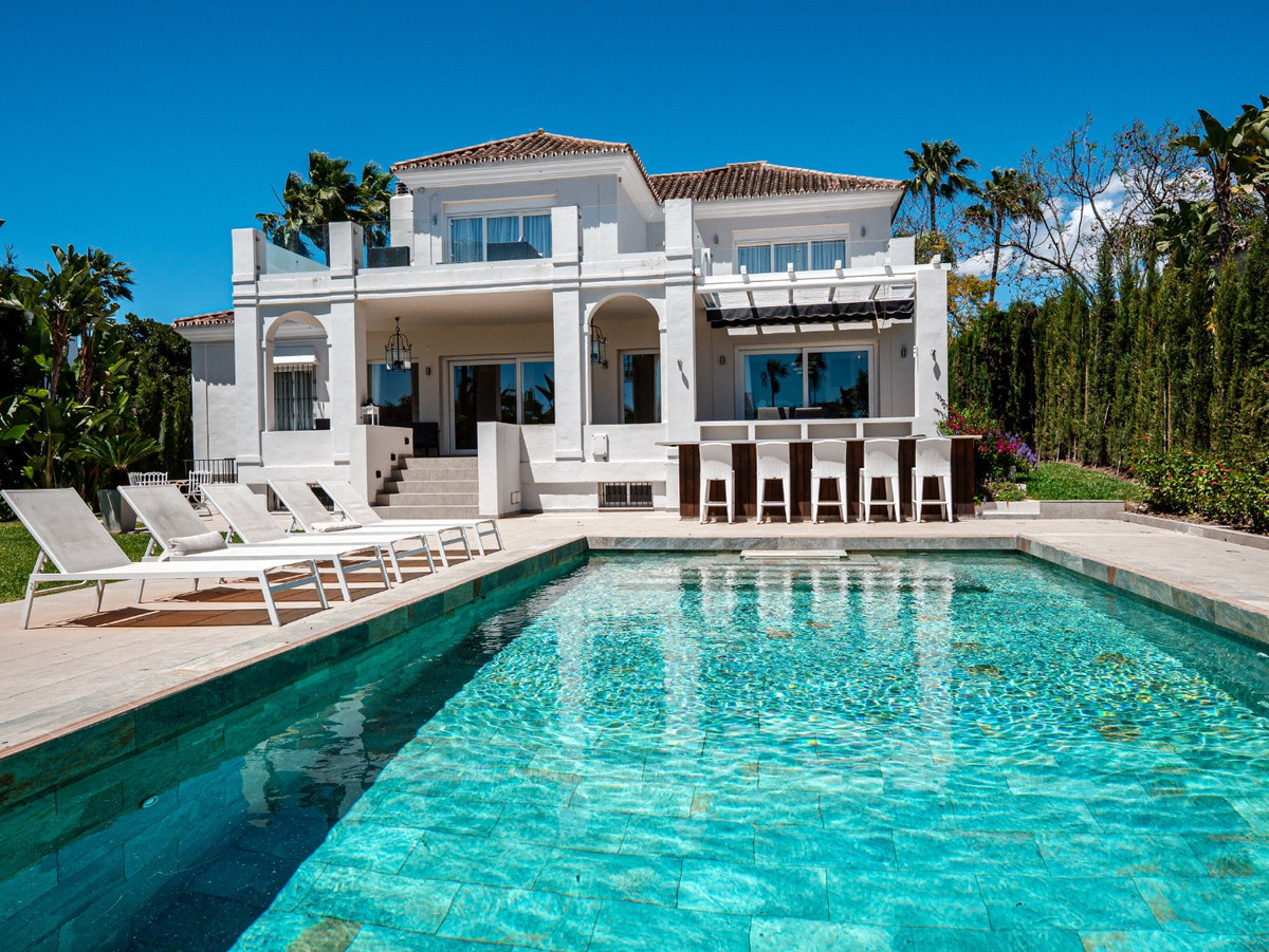 Se vende Villa - Chalet de 6 dormitorios en Costa Del Sol, Málaga, España