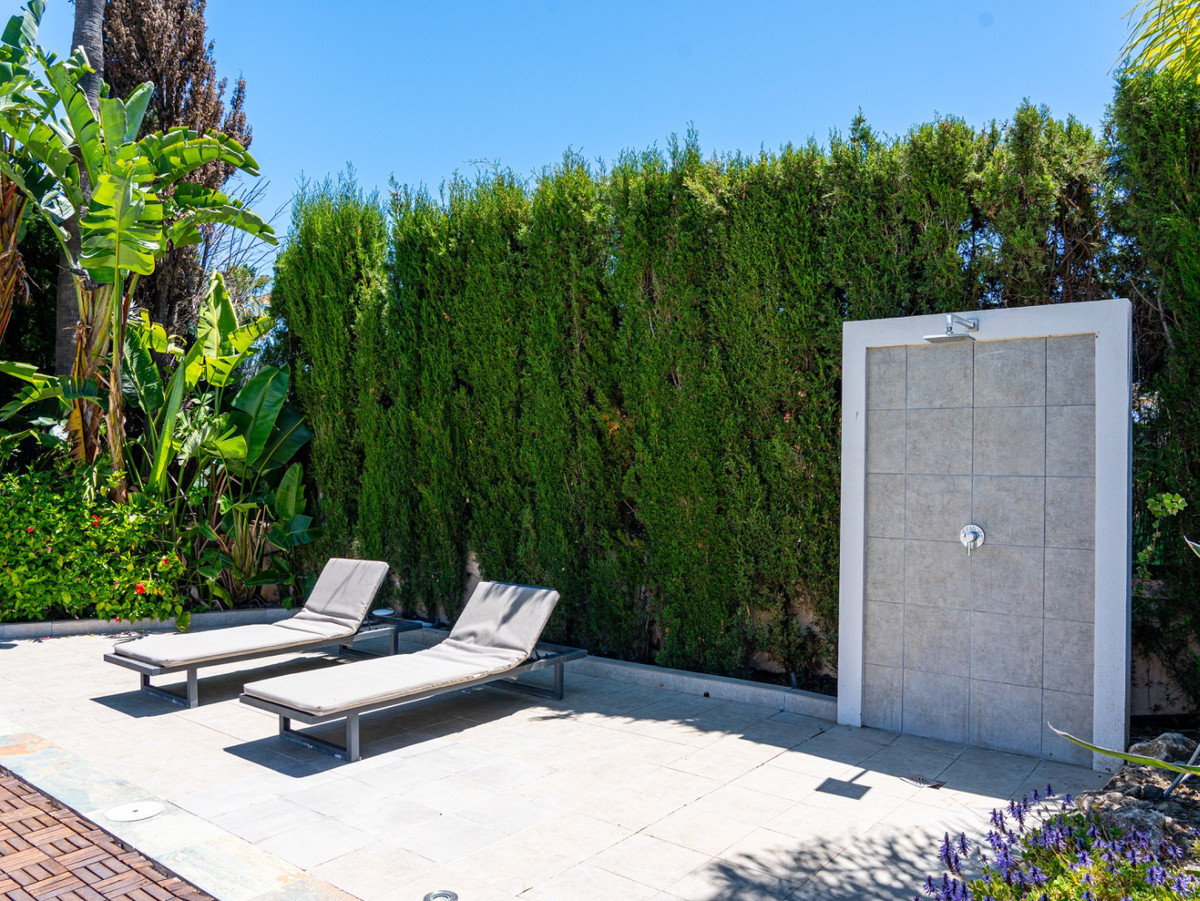 Se vende Villa - Chalet de 6 dormitorios en Costa Del Sol, Málaga, España
