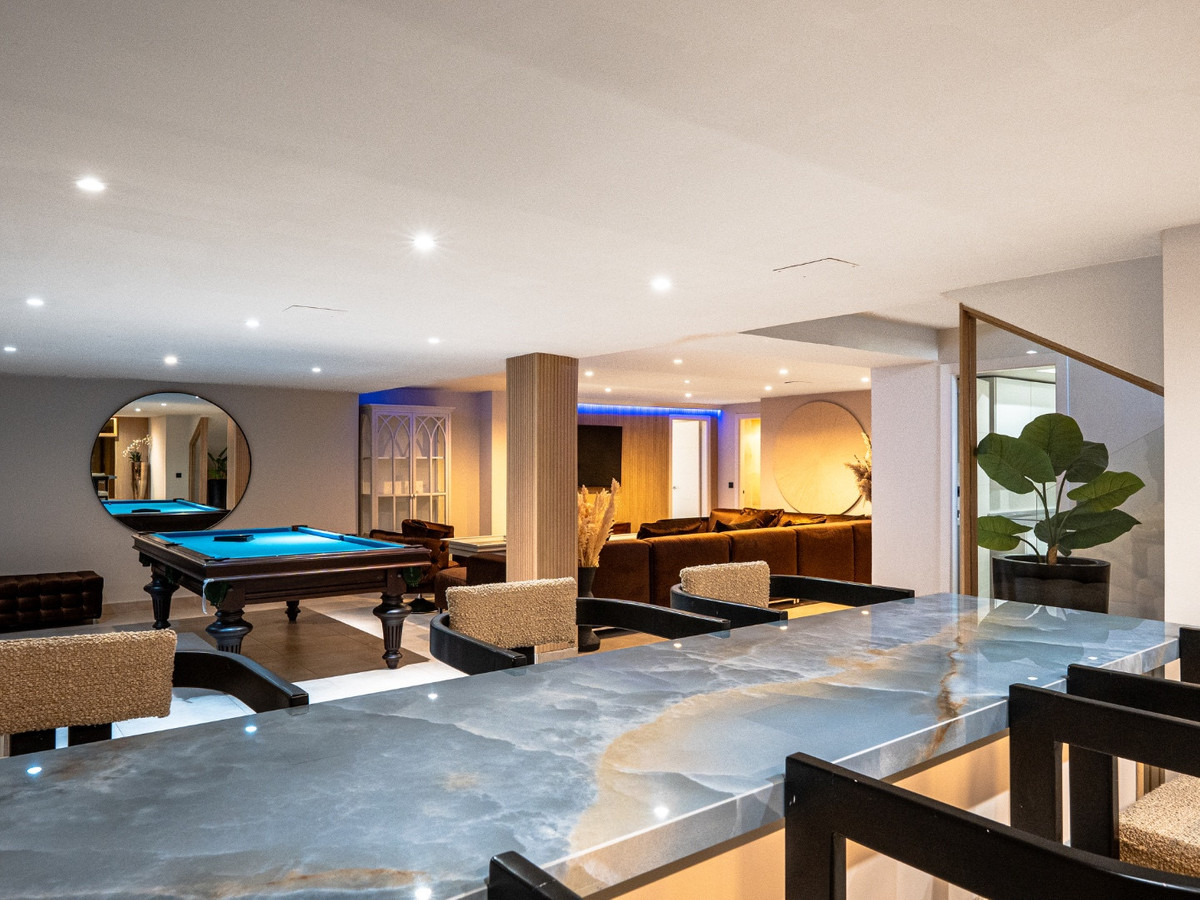 Se vende Villa - Chalet de 6 dormitorios en Costa Del Sol, Málaga, España
