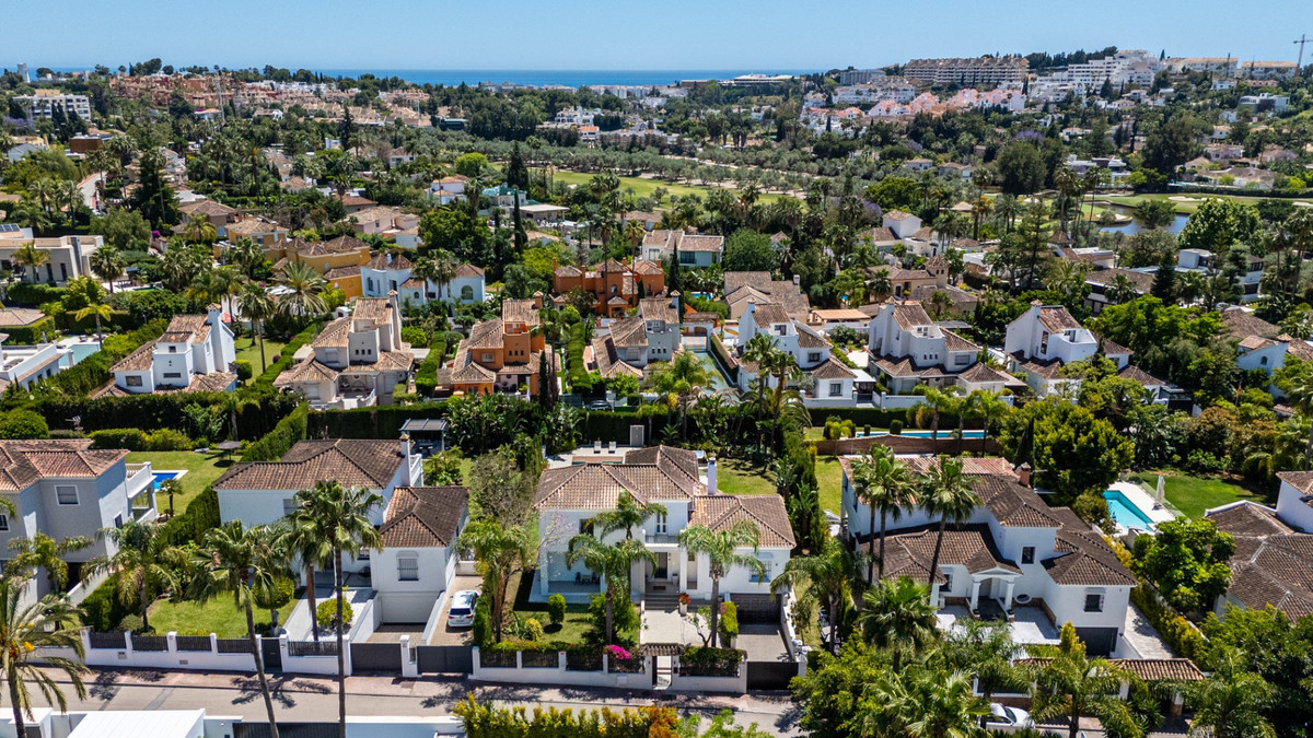 Se vende Villa - Chalet de 6 dormitorios en Costa Del Sol, Málaga, España