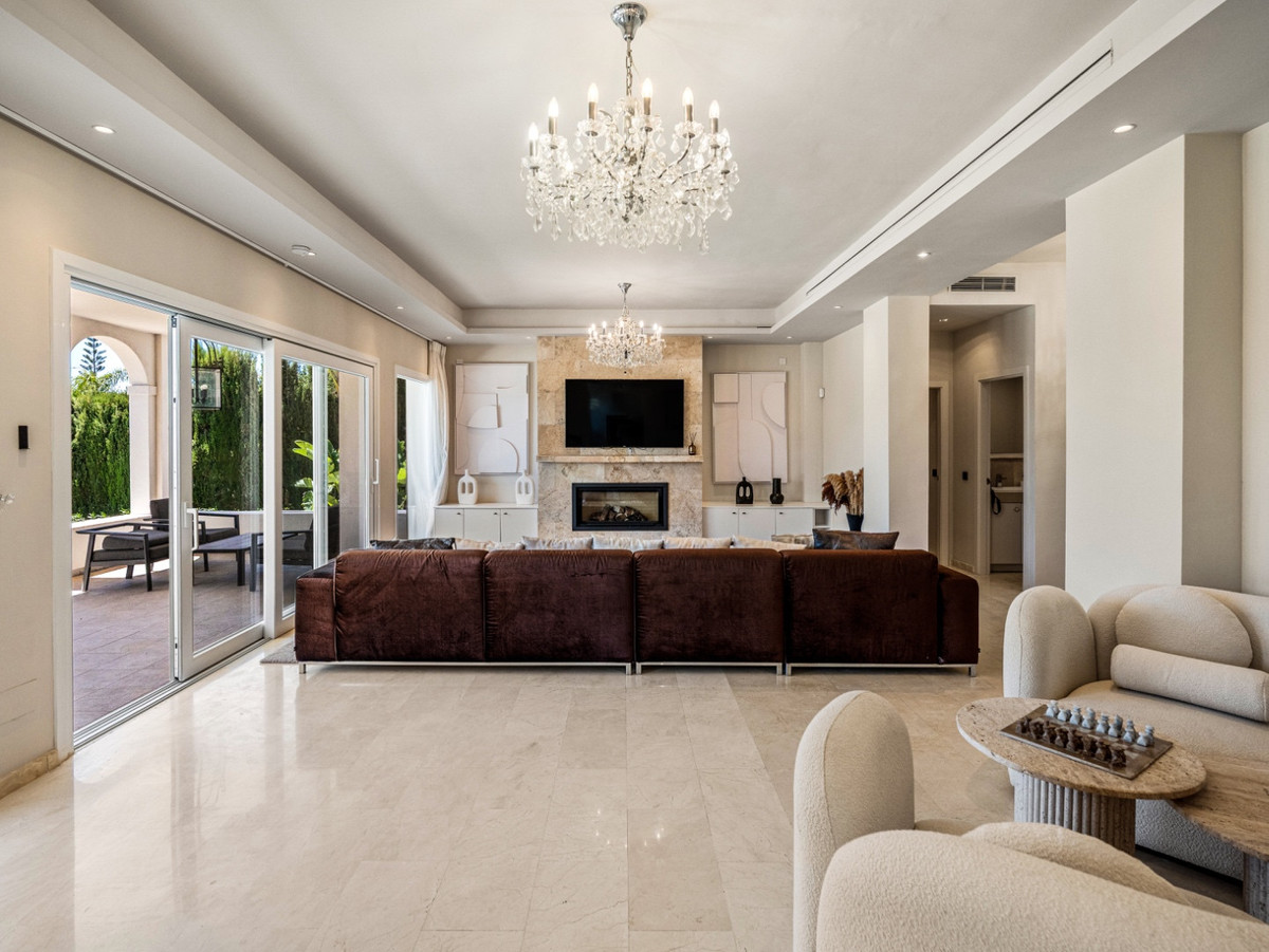 Se vende Villa - Chalet de 6 dormitorios en Costa Del Sol, Málaga, España