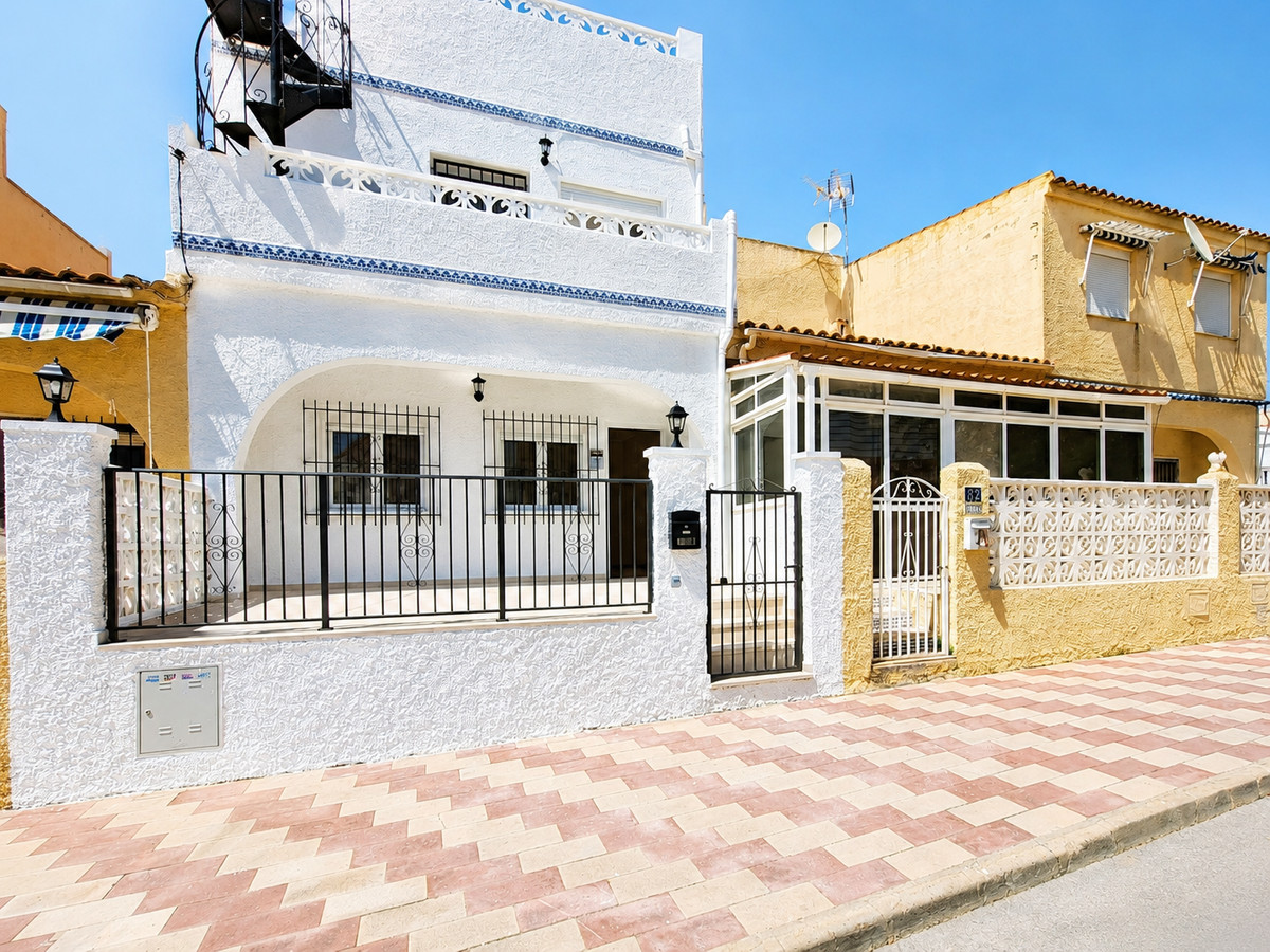 1 Bed Townhouse for sale in La Marina Costa Blanca, Alicante, Spain