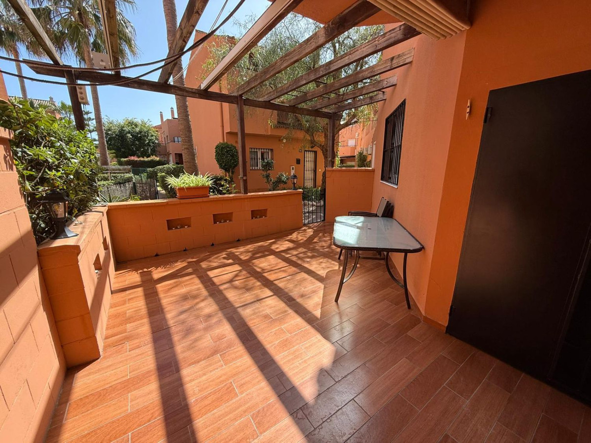 Se vende Villa - Chalet de 4 dormitorios en Costa Del Sol, Málaga, España