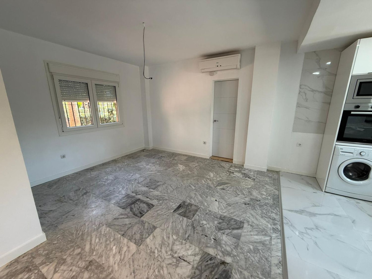 Se vende Villa - Chalet de 4 dormitorios en Costa Del Sol, Málaga, España