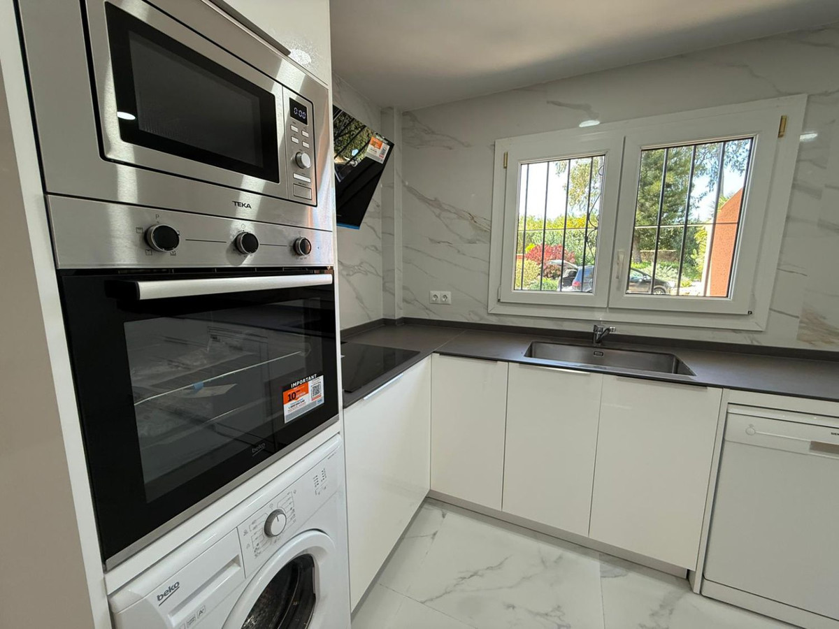 Se vende Villa - Chalet de 4 dormitorios en Costa Del Sol, Málaga, España