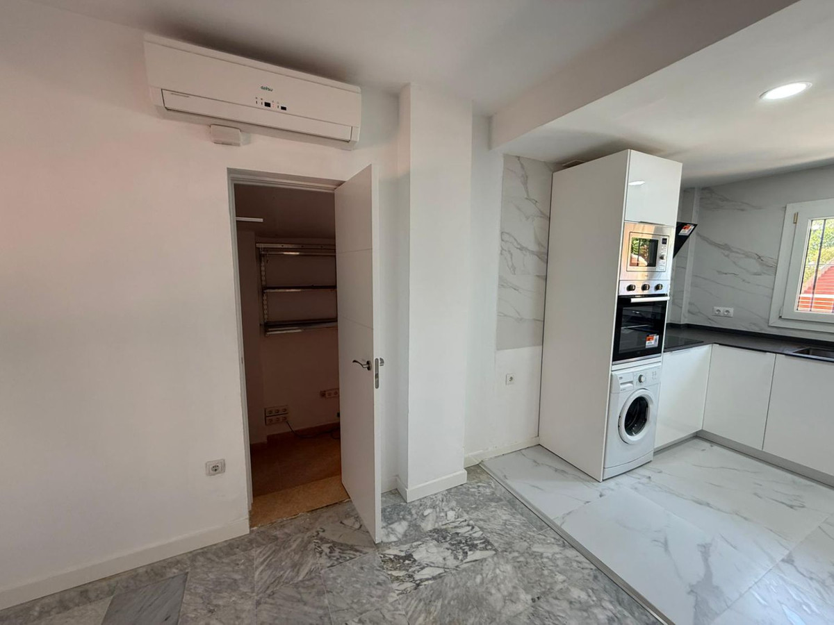 Se vende Villa - Chalet de 4 dormitorios en Costa Del Sol, Málaga, España